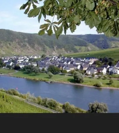 Rippchen-schmiede./restaurant Und Cafe *