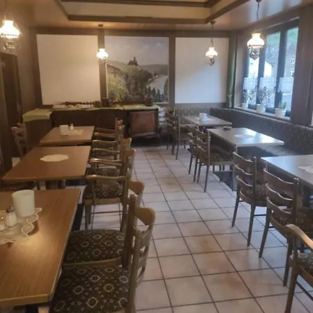 Rippchen-schmiede./restaurant Und Cafe *